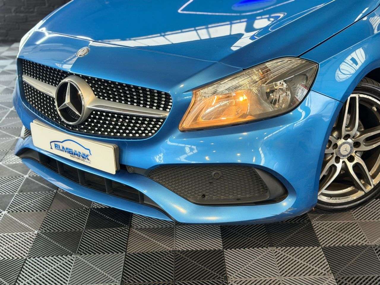 A 2017 MERCEDES-BENZ A CLASS 2.1 A200d AMG Line Hatchback 5dr Diesel 7G-DCT Euro 6 (s/s) (136 ps) 2 KEYS A 2017 MERCEDES-BENZ A CLASS 2.1 A200d AMG Line Hatchback 5dr Diesel 7G-DCT Euro 6 (s/s) (136 ps) 2 KEYS