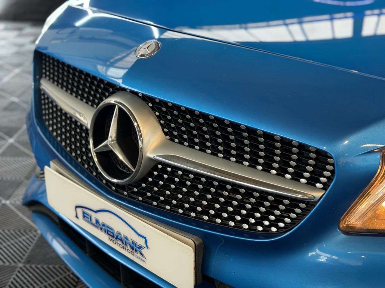 A 2017 MERCEDES-BENZ A CLASS 2.1 A200d AMG Line Hatchback 5dr Diesel 7G-DCT Euro 6 (s/s) (136 ps) 2 KEYS A 2017 MERCEDES-BENZ A CLASS 2.1 A200d AMG Line Hatchback 5dr Diesel 7G-DCT Euro 6 (s/s) (136 ps) 2 KEYS