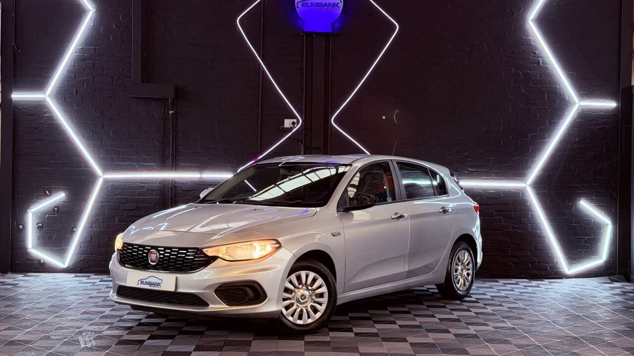 A 2017 FIAT TIPO 1.4 MPI Easy Hatchback 5dr Petrol Manual Euro 6 (95 ps) A 2017 FIAT TIPO 1.4 MPI Easy Hatchback 5dr Petrol Manual Euro 6 (95 ps)