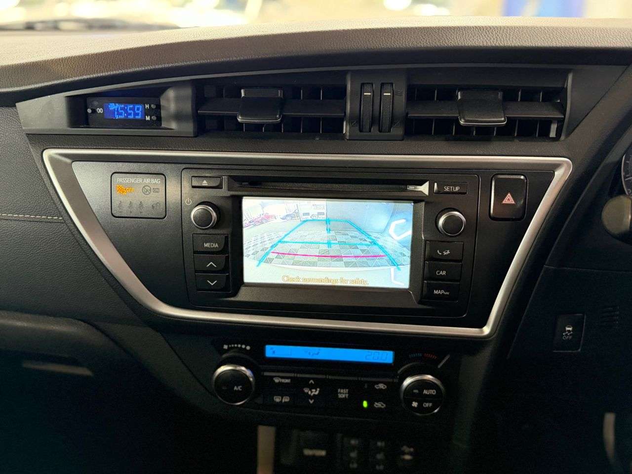 A 2014 TOYOTA AURIS 1.4 D-4D Icon Plus Hatchback 5dr Diesel Manual Euro 5 (s/s) (90 ps) 8 STAMP A 2014 TOYOTA AURIS 1.4 D-4D Icon Plus Hatchback 5dr Diesel Manual Euro 5 (s/s) (90 ps) 8 STAMP