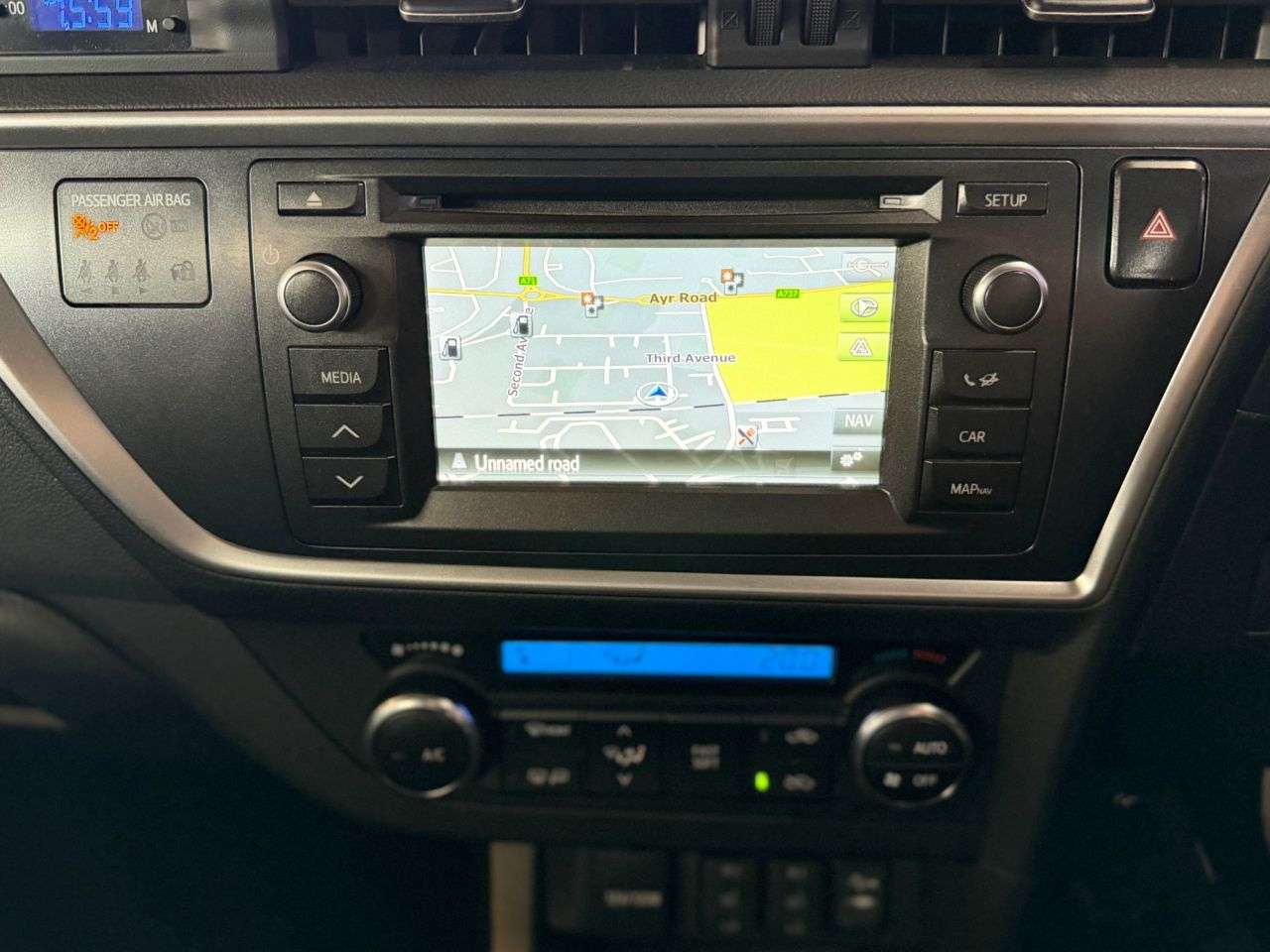 A 2014 TOYOTA AURIS 1.4 D-4D Icon Plus Hatchback 5dr Diesel Manual Euro 5 (s/s) (90 ps) 8 STAMP A 2014 TOYOTA AURIS 1.4 D-4D Icon Plus Hatchback 5dr Diesel Manual Euro 5 (s/s) (90 ps) 8 STAMP