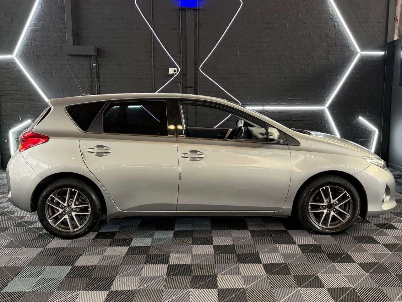 2014 TOYOTA AURIS 2014 TOYOTA AURIS