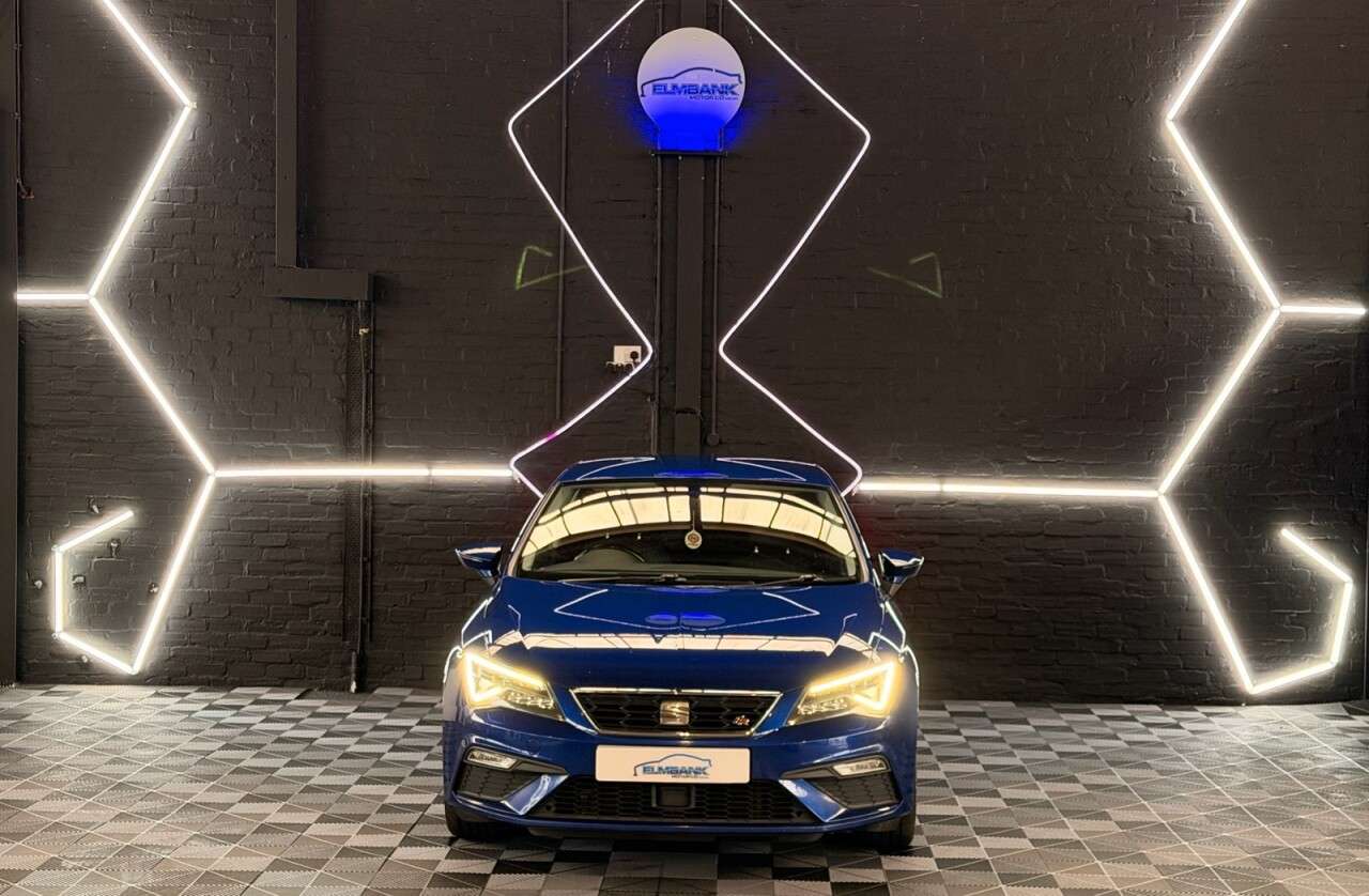A 2017 SEAT LEON 2.0 TDI FR Technology Sport Coupe 3dr Diesel Manual Euro 6 (s/s) (184 ps) 2 A 2017 SEAT LEON 2.0 TDI FR Technology Sport Coupe 3dr Diesel Manual Euro 6 (s/s) (184 ps) 2