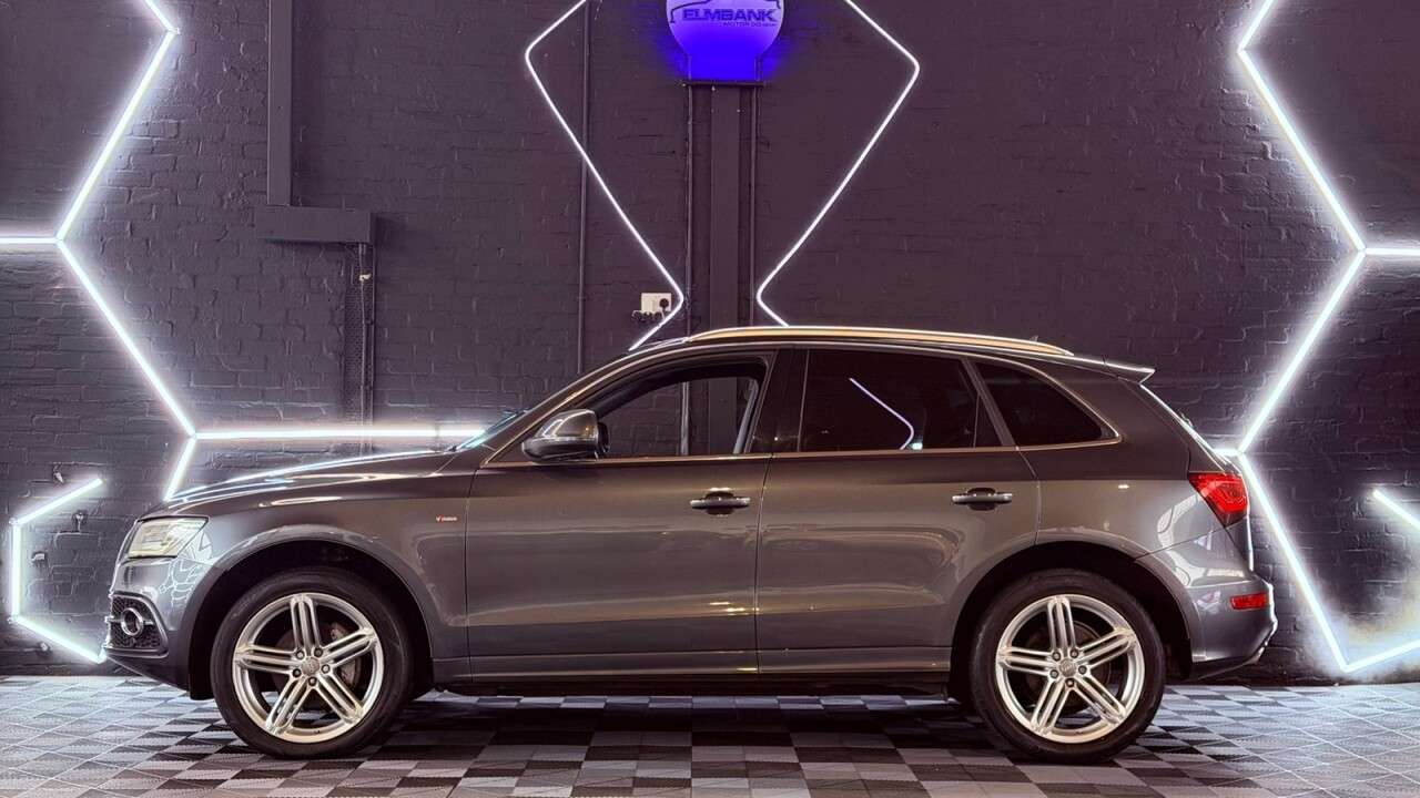 A 2014 AUDI Q5 2.0 TDI S line Plus SUV 5dr Diesel S Tronic quattro Euro 5 (s/s) (177 ps) E A 2014 AUDI Q5 2.0 TDI S line Plus SUV 5dr Diesel S Tronic quattro Euro 5 (s/s) (177 ps) E