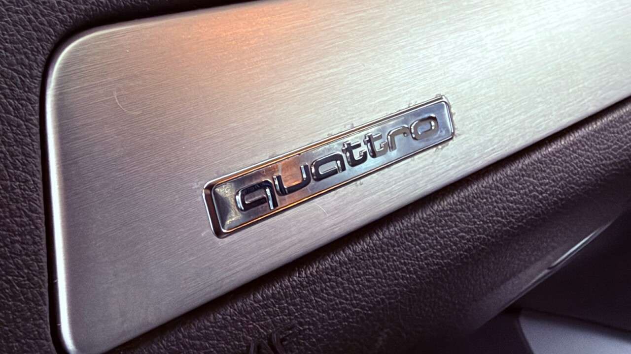 A 2014 AUDI Q5 2.0 TDI S line Plus SUV 5dr Diesel S Tronic quattro Euro 5 (s/s) (177 ps) E A 2014 AUDI Q5 2.0 TDI S line Plus SUV 5dr Diesel S Tronic quattro Euro 5 (s/s) (177 ps) E