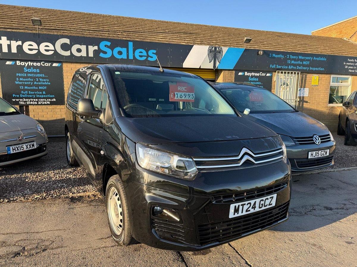Check out this Citroen Berlingo 2024 Diesel Manual