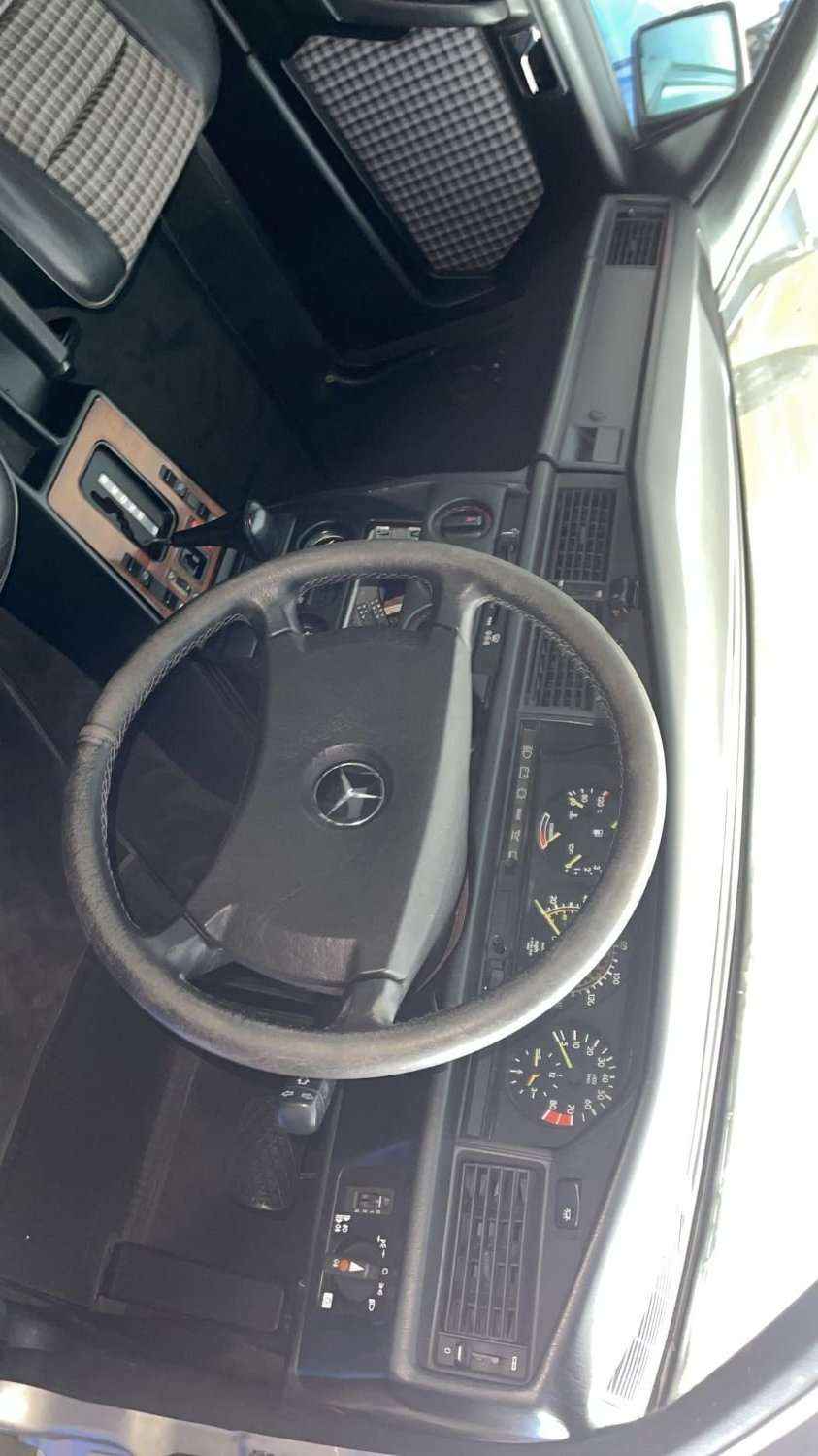1986 MERCEDES-BENZ 190 1986 MERCEDES-BENZ 190