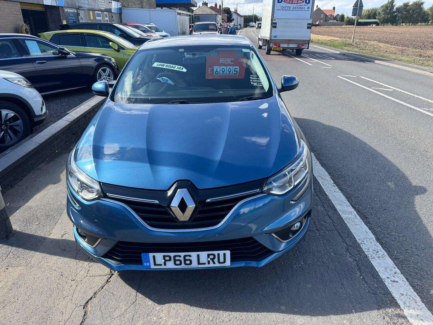 A 2017 RENAULT MEGANE 1.2 Expression+ TCe 130 A 2017 RENAULT MEGANE 1.2 Expression+ TCe 130