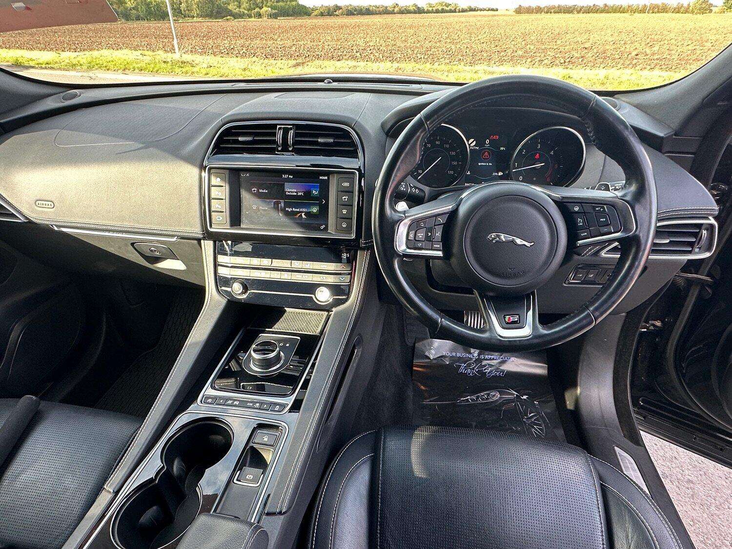 2016 JAGUAR F-PACE 2016 JAGUAR F-PACE