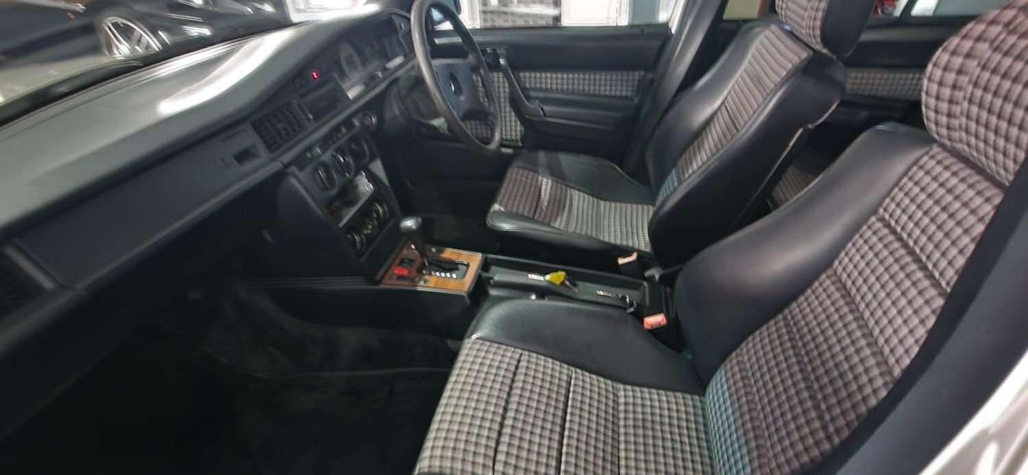 1986 MERCEDES-BENZ 190 1986 MERCEDES-BENZ 190