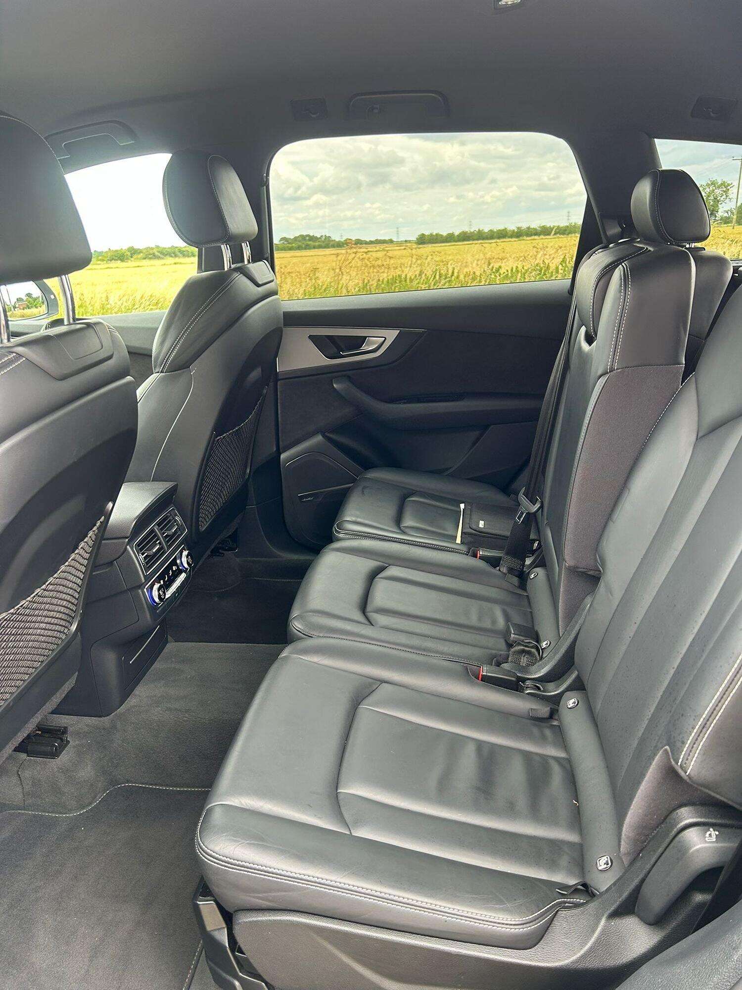 2016 AUDI Q7 2016 AUDI Q7