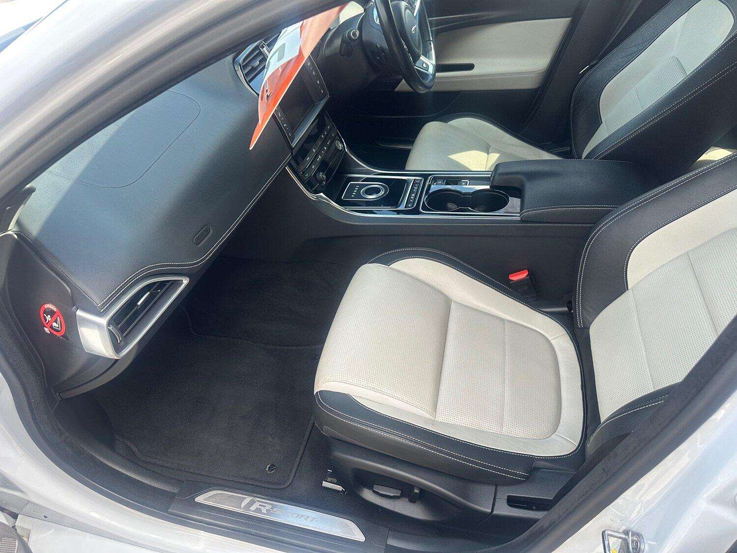 2015 JAGUAR XE 2015 JAGUAR XE