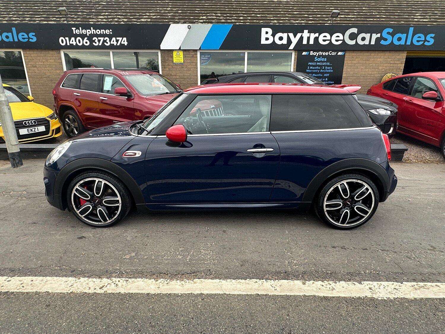 A 2018 MINI HATCH 2.0 John Cooper Works Hatch A 2018 MINI HATCH 2.0 John Cooper Works Hatch