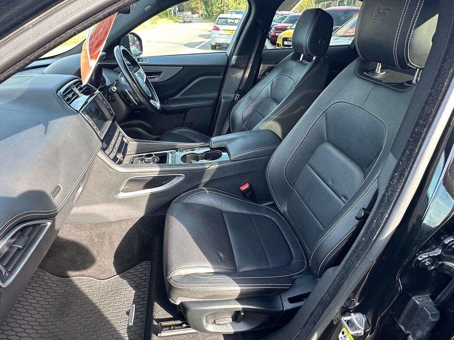 2016 JAGUAR F-PACE 2016 JAGUAR F-PACE