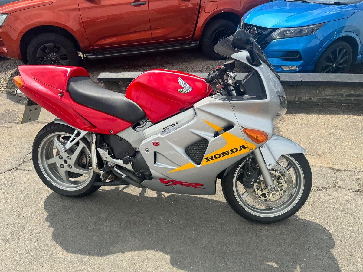 Check out this Honda Vfr800x 2000 Petrol Manual