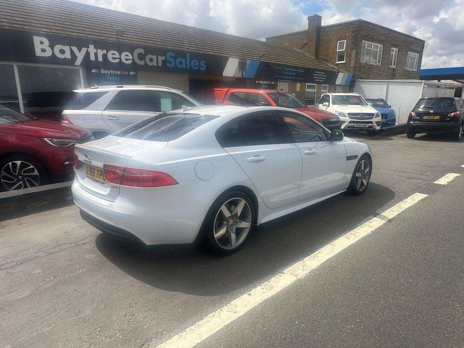 A 2015 JAGUAR XE 2.0 GTDi R-Sport A 2015 JAGUAR XE 2.0 GTDi R-Sport