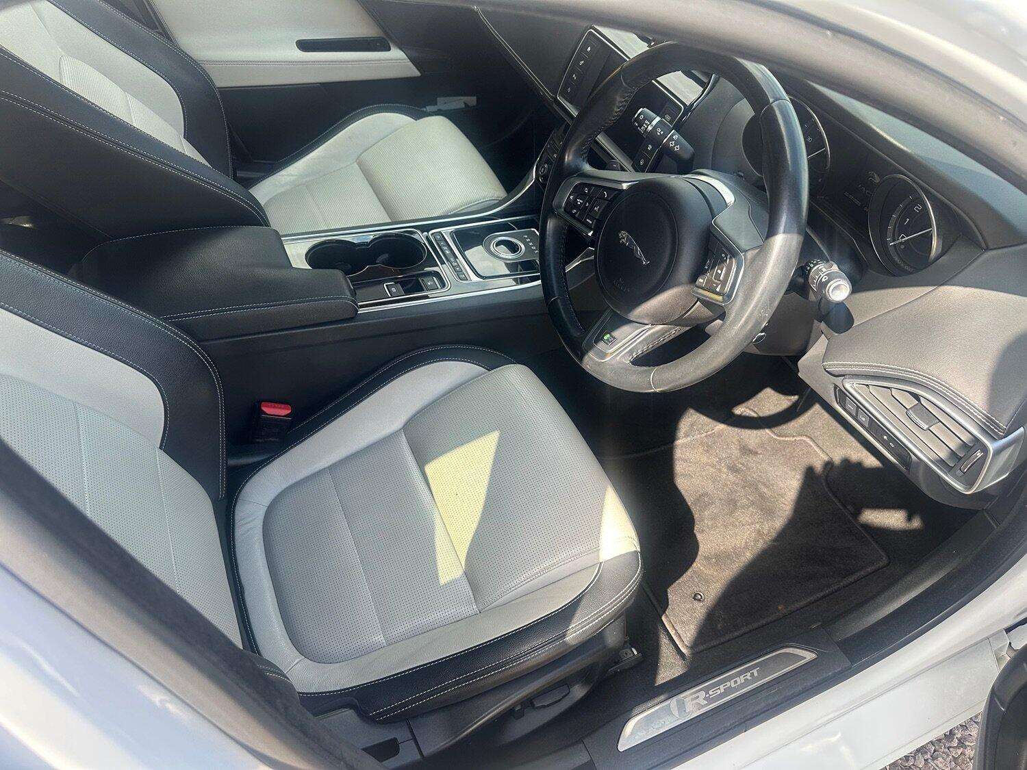 2015 JAGUAR XE 2015 JAGUAR XE