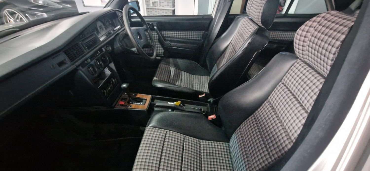 1986 MERCEDES-BENZ 190 1986 MERCEDES-BENZ 190