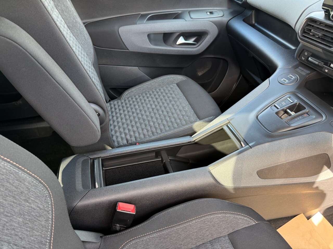 2024 PEUGEOT E-RIFTER 2024 PEUGEOT E-RIFTER