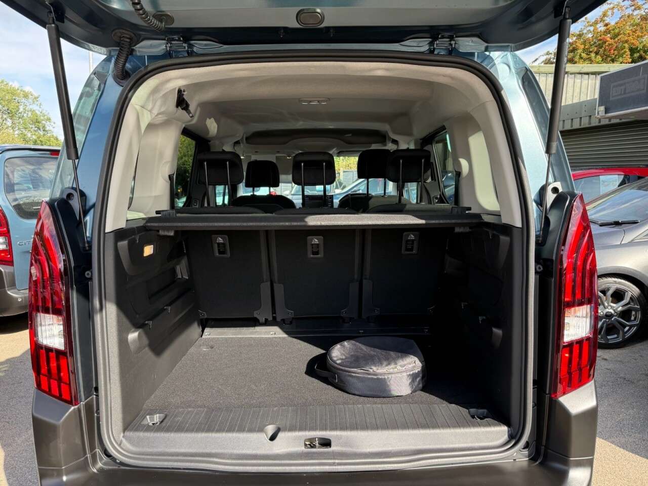 2024 PEUGEOT E-RIFTER 2024 PEUGEOT E-RIFTER