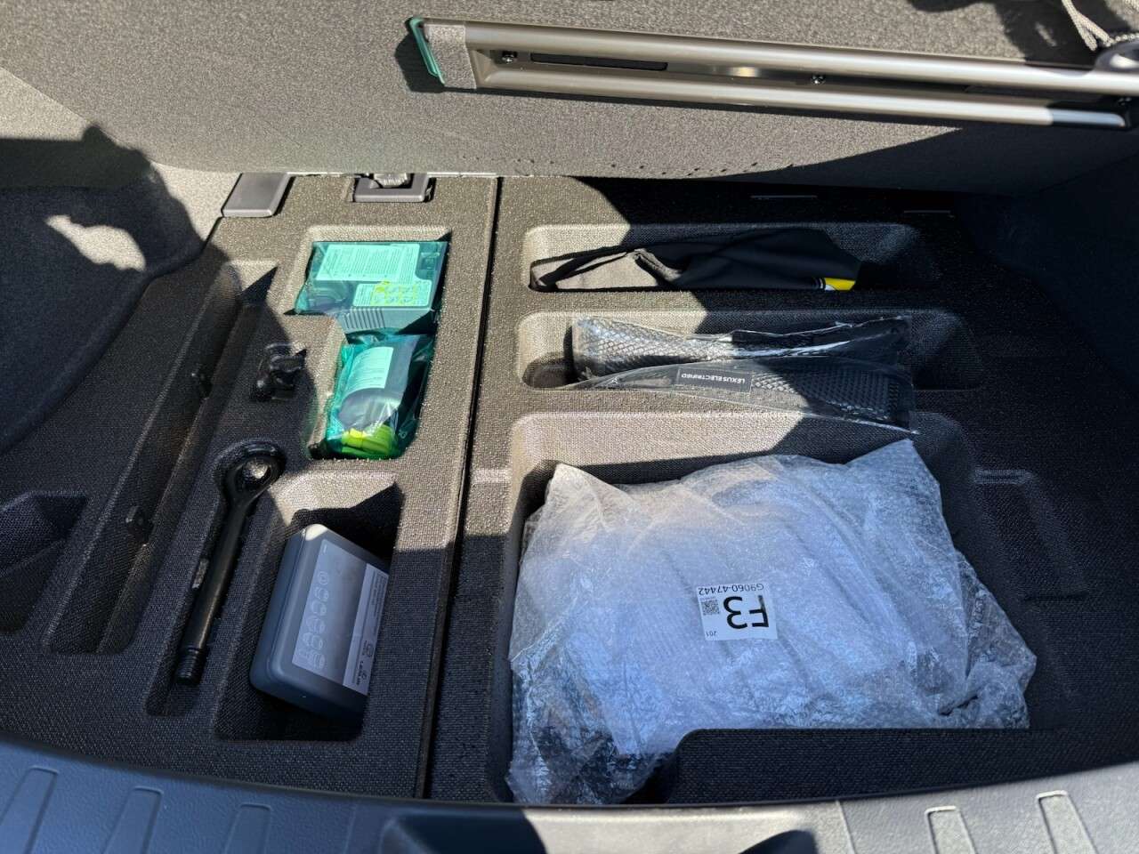 2025 LEXUS UX 2025 LEXUS UX