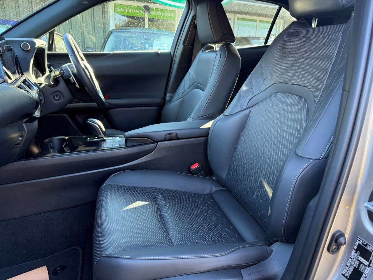 2025 LEXUS UX 2025 LEXUS UX