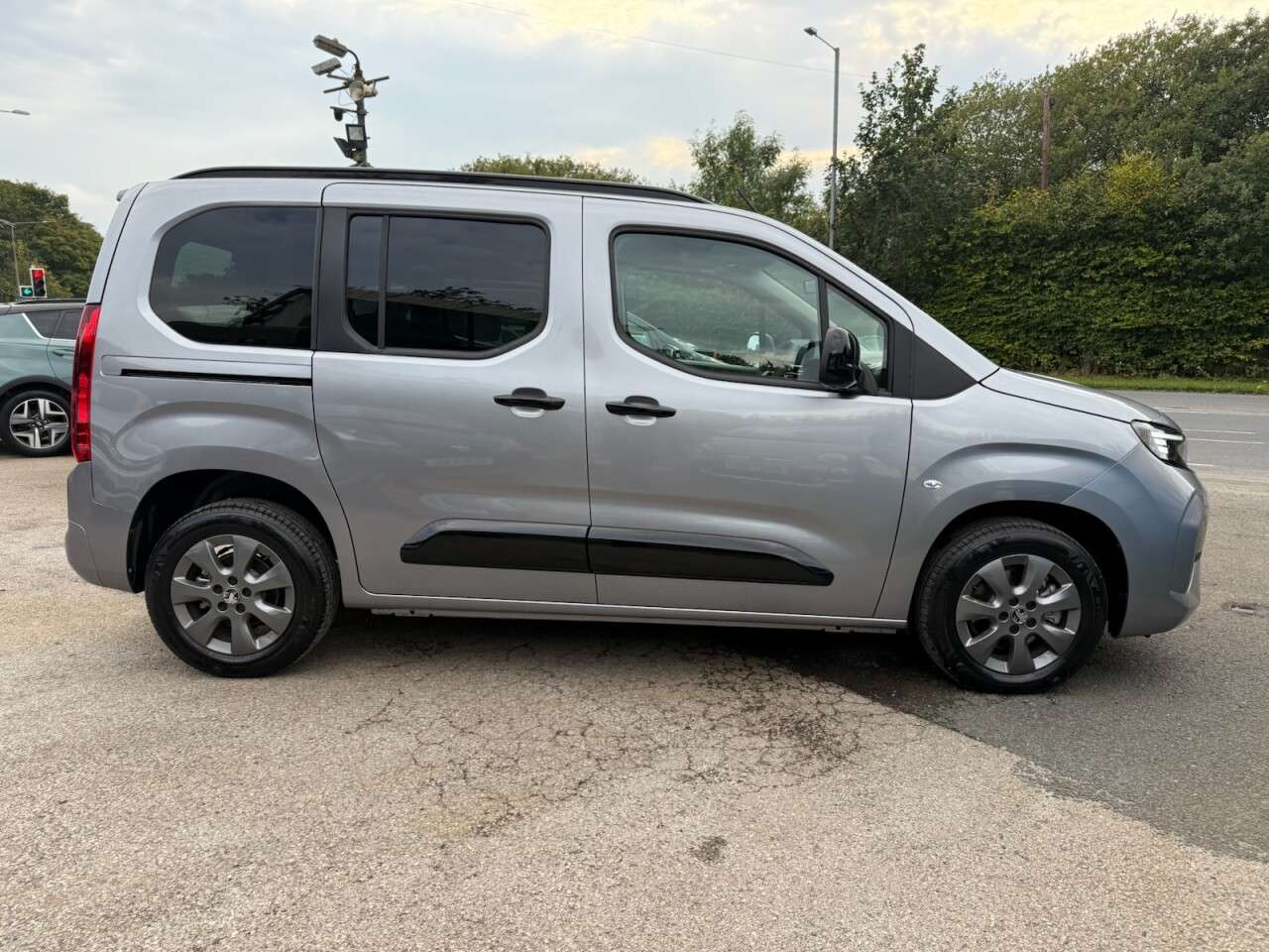 2025 VAUXHALL COMBO LIFE ELECTRIC 2025 VAUXHALL COMBO LIFE ELECTRIC
