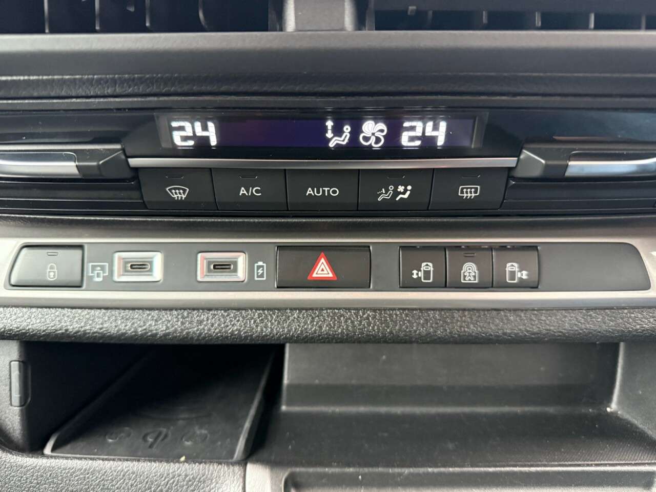 2025 PEUGEOT E- TRAVELLER 2025 PEUGEOT E- TRAVELLER