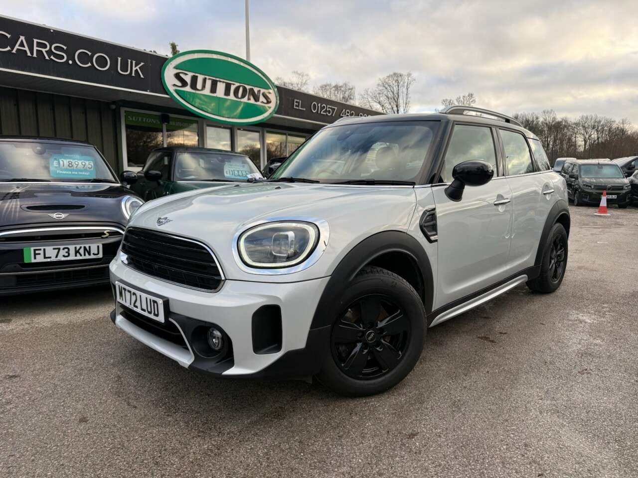 A 2022 MINI COUNTRYMAN 1.5 Cooper Classic SUV 5dr Petrol Steptronic Euro 6 (s/s) (136 ps) *SAT NAV A 2022 MINI COUNTRYMAN 1.5 Cooper Classic SUV 5dr Petrol Steptronic Euro 6 (s/s) (136 ps) *SAT NAV