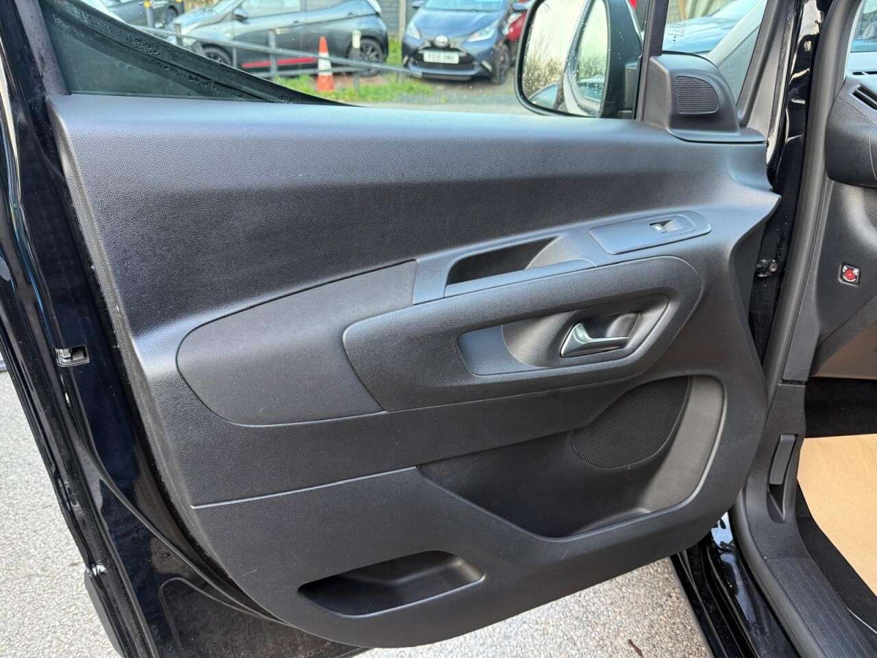 2025 VAUXHALL COMBO LIFE ELECTRIC 2025 VAUXHALL COMBO LIFE ELECTRIC