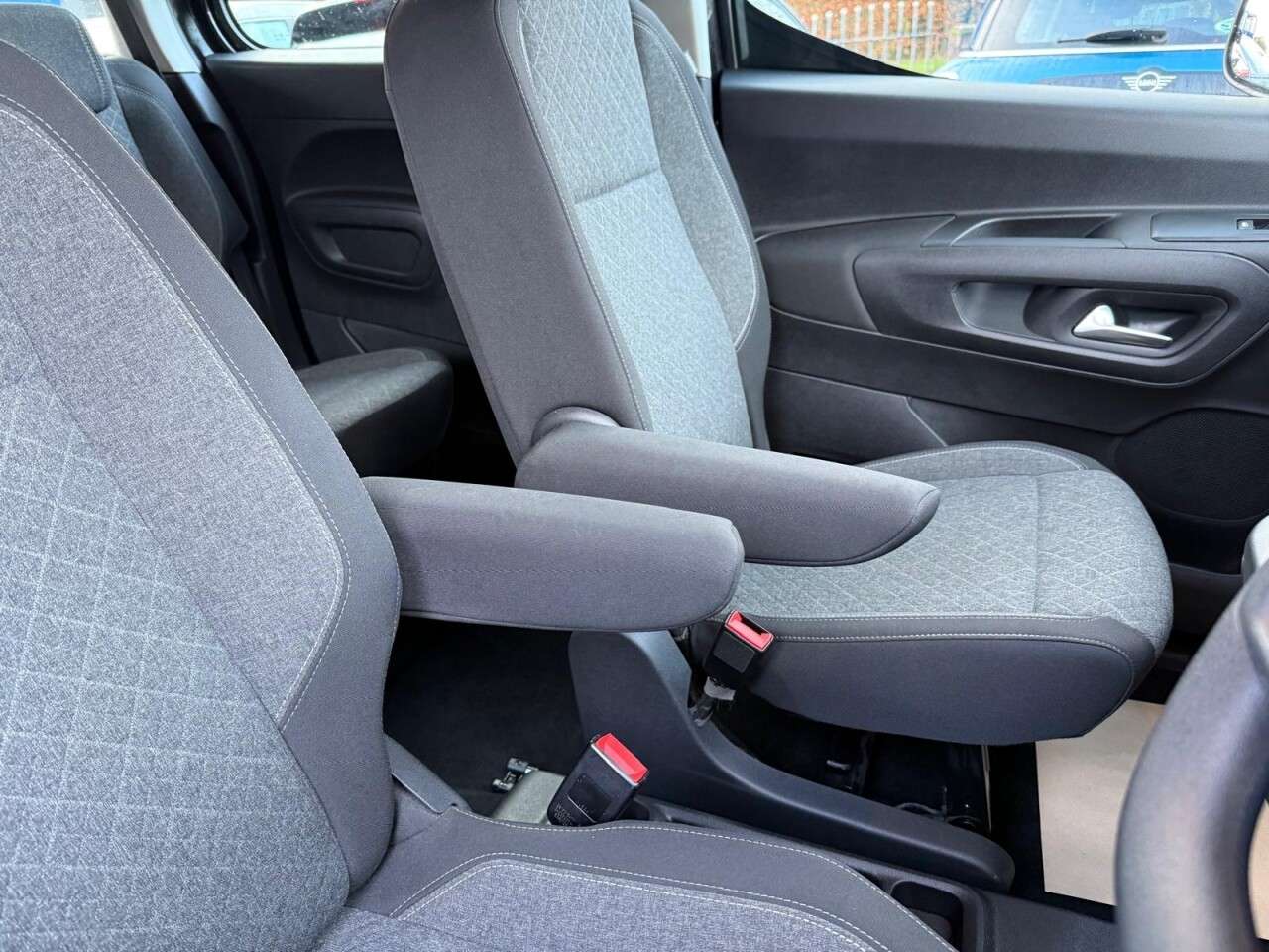 2025 VAUXHALL COMBO LIFE ELECTRIC 2025 VAUXHALL COMBO LIFE ELECTRIC