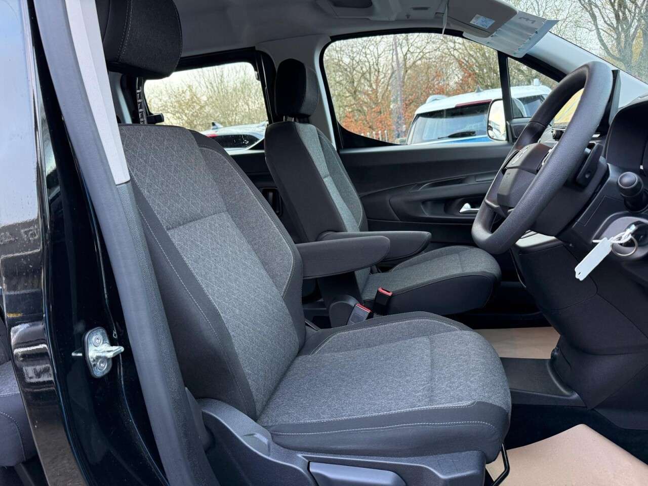 2025 VAUXHALL COMBO LIFE ELECTRIC 2025 VAUXHALL COMBO LIFE ELECTRIC