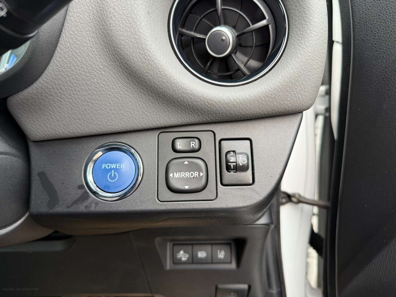 2018 TOYOTA YARIS 2018 TOYOTA YARIS