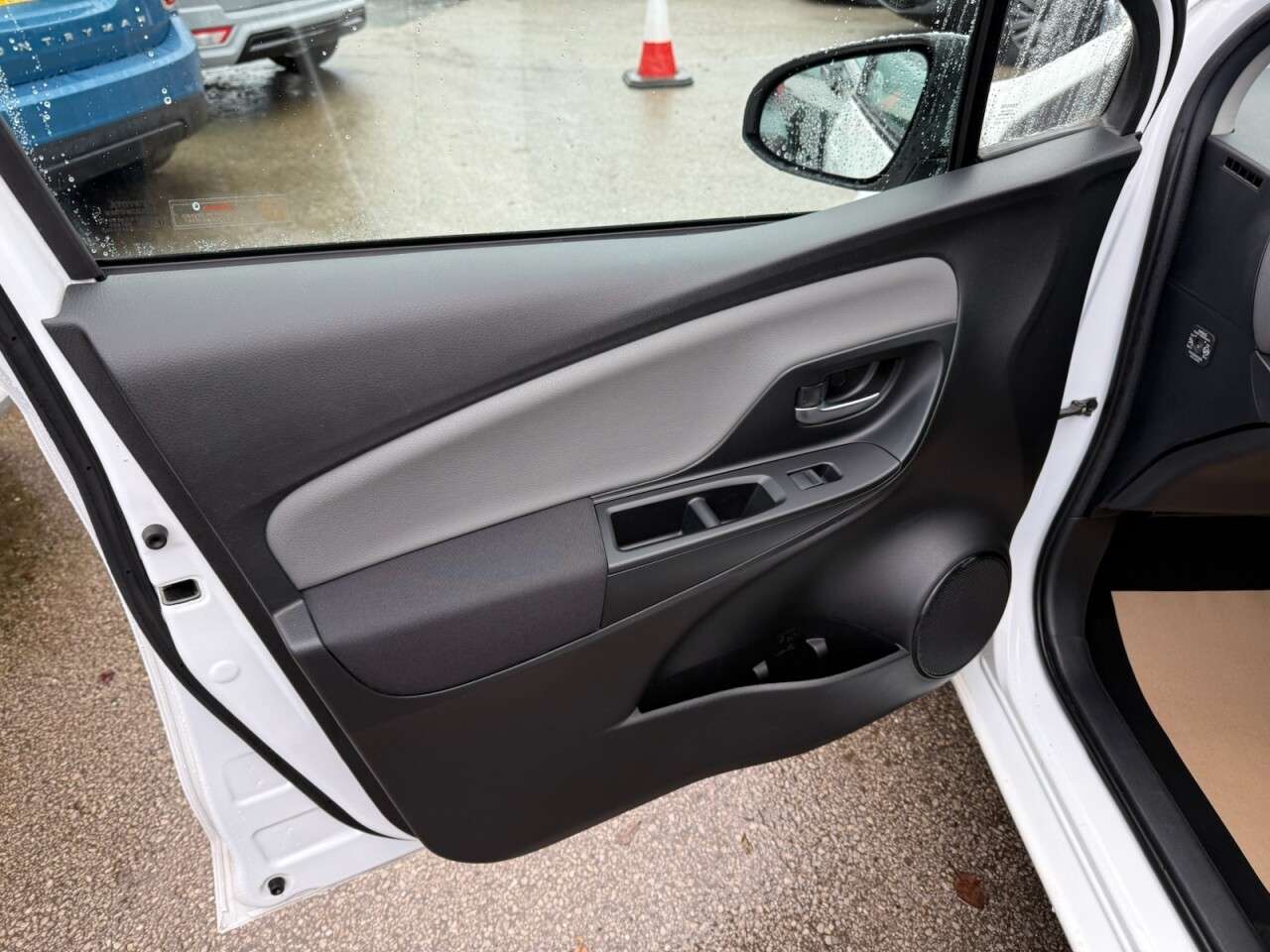 2018 TOYOTA YARIS 2018 TOYOTA YARIS