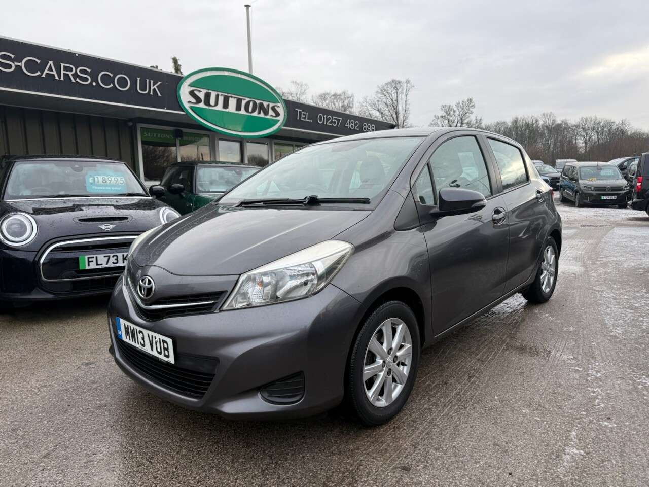 A 2013 TOYOTA YARIS 1.33 Dual VVT-i TR Hatchback 5dr Petrol Manual Euro 5 (101 ps) RECENT SERVI A 2013 TOYOTA YARIS 1.33 Dual VVT-i TR Hatchback 5dr Petrol Manual Euro 5 (101 ps) RECENT SERVI