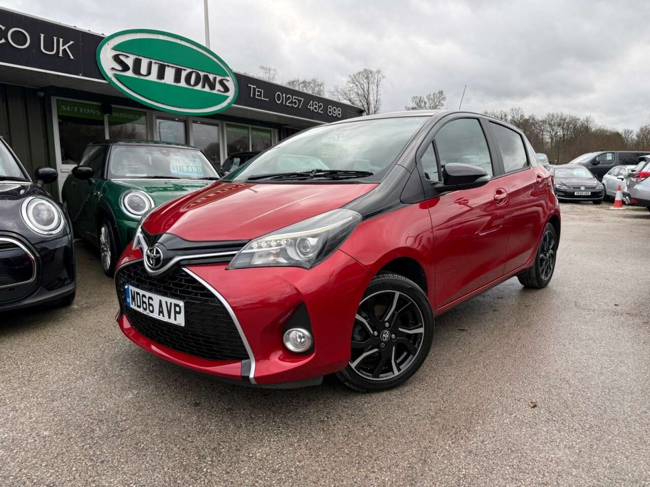 A 2017 TOYOTA YARIS 1.33 Dual VVT-i Design Hatchback 5dr Petrol Manual Euro 6 (99 ps) **1 FORME A 2017 TOYOTA YARIS 1.33 Dual VVT-i Design Hatchback 5dr Petrol Manual Euro 6 (99 ps) **1 FORME