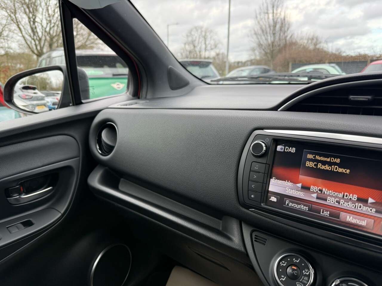 2017 TOYOTA YARIS 2017 TOYOTA YARIS