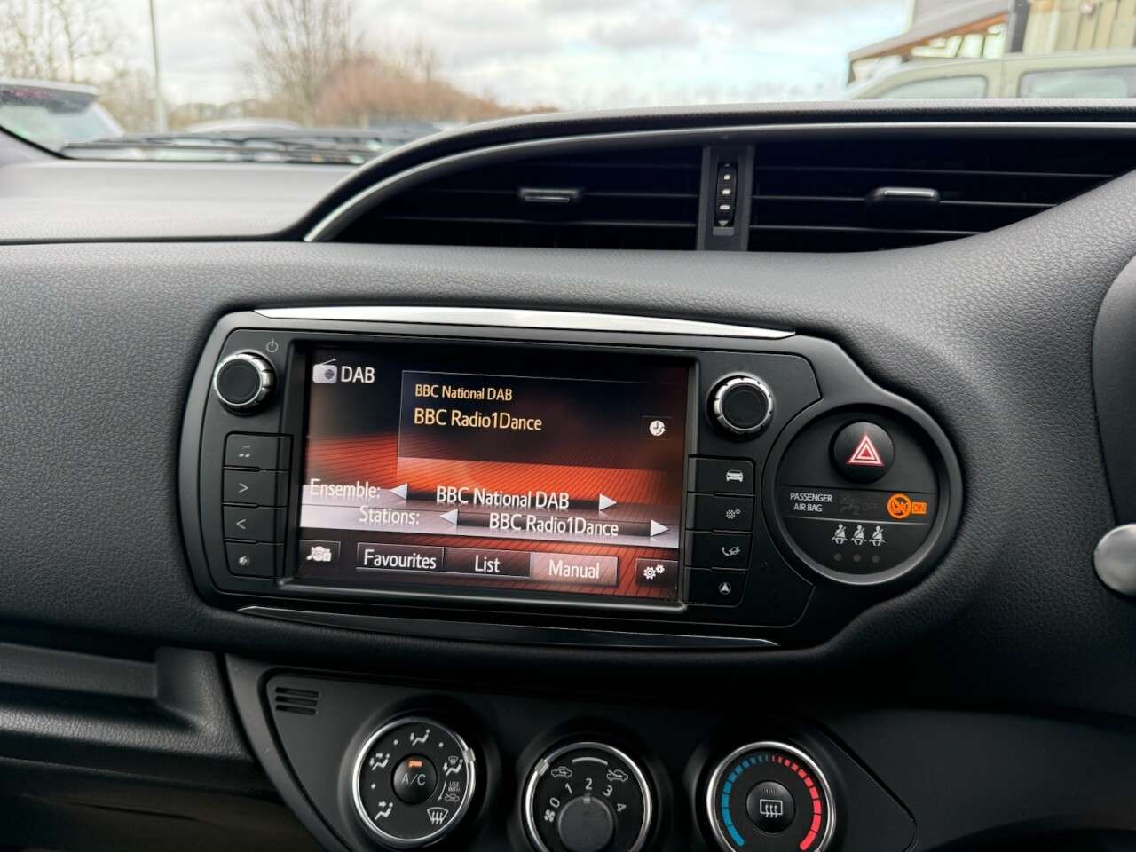 2017 TOYOTA YARIS 2017 TOYOTA YARIS