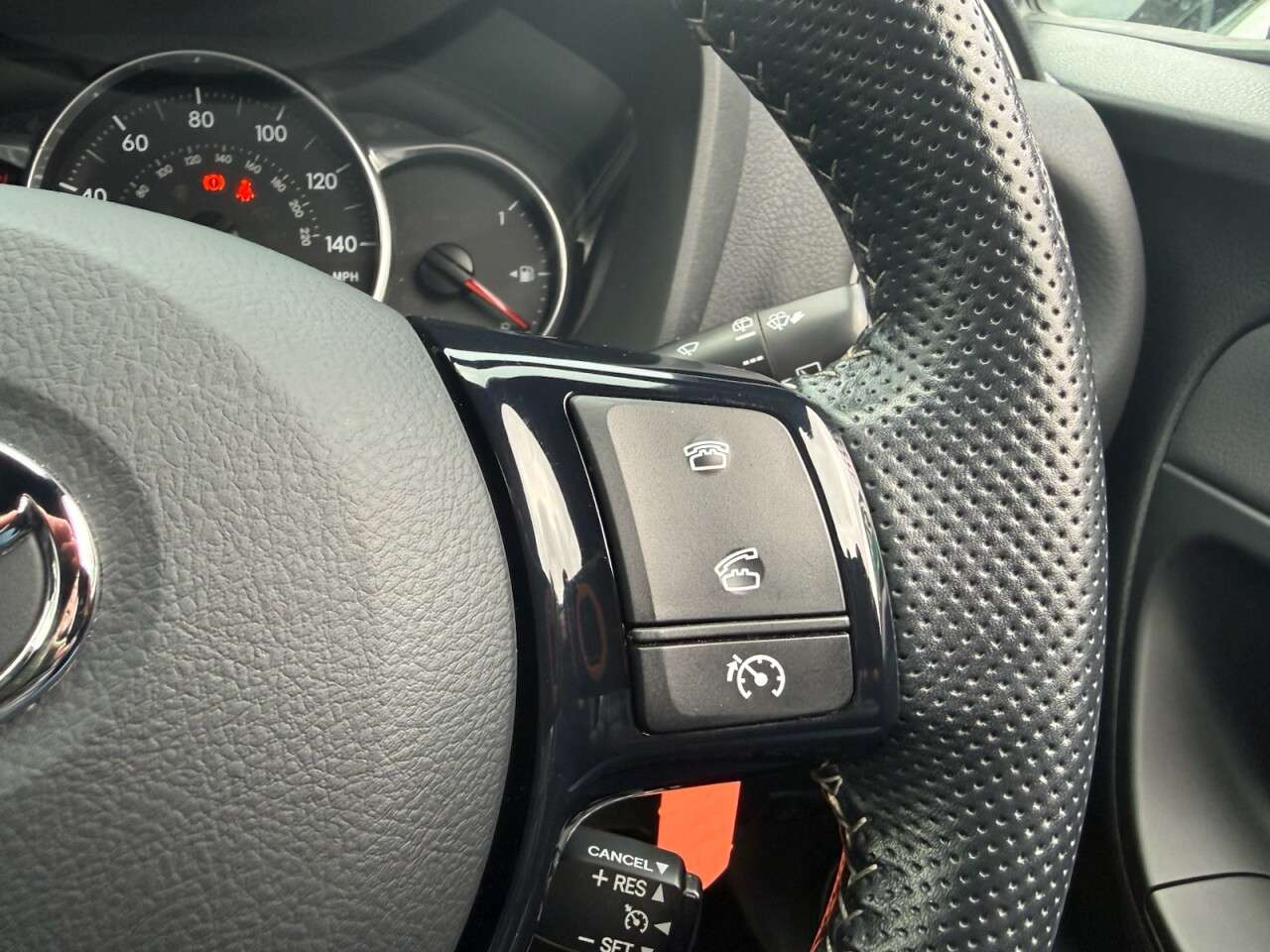 2017 TOYOTA YARIS 2017 TOYOTA YARIS