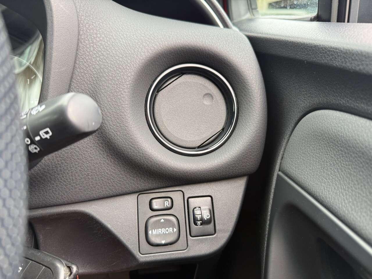 2017 TOYOTA YARIS 2017 TOYOTA YARIS