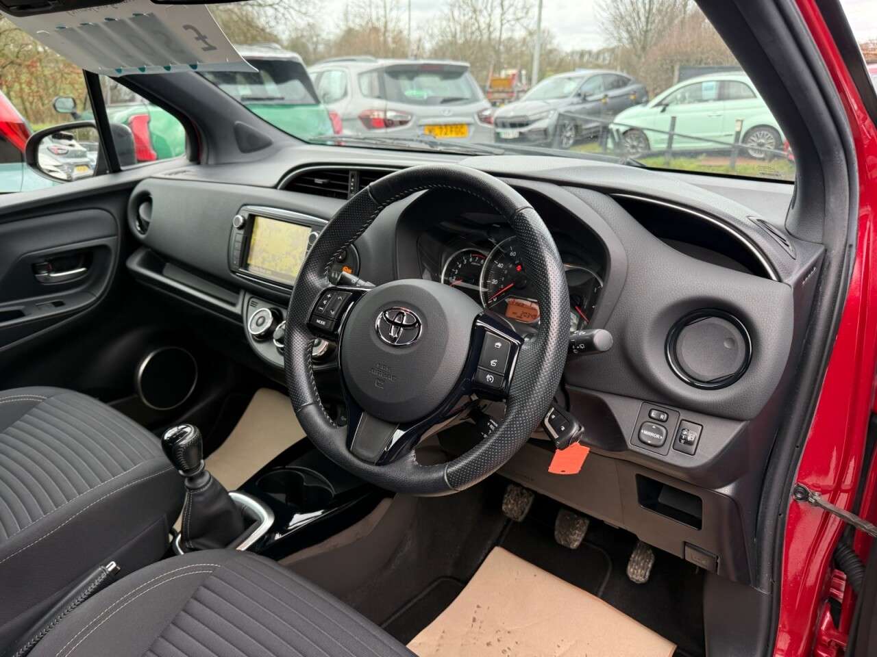 2017 TOYOTA YARIS 2017 TOYOTA YARIS