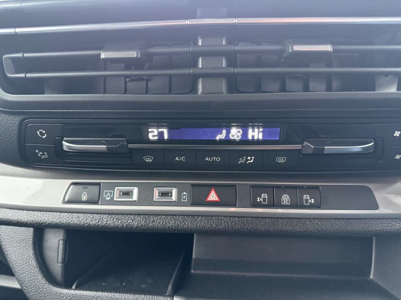 2024 PEUGEOT E- TRAVELLER 2024 PEUGEOT E- TRAVELLER