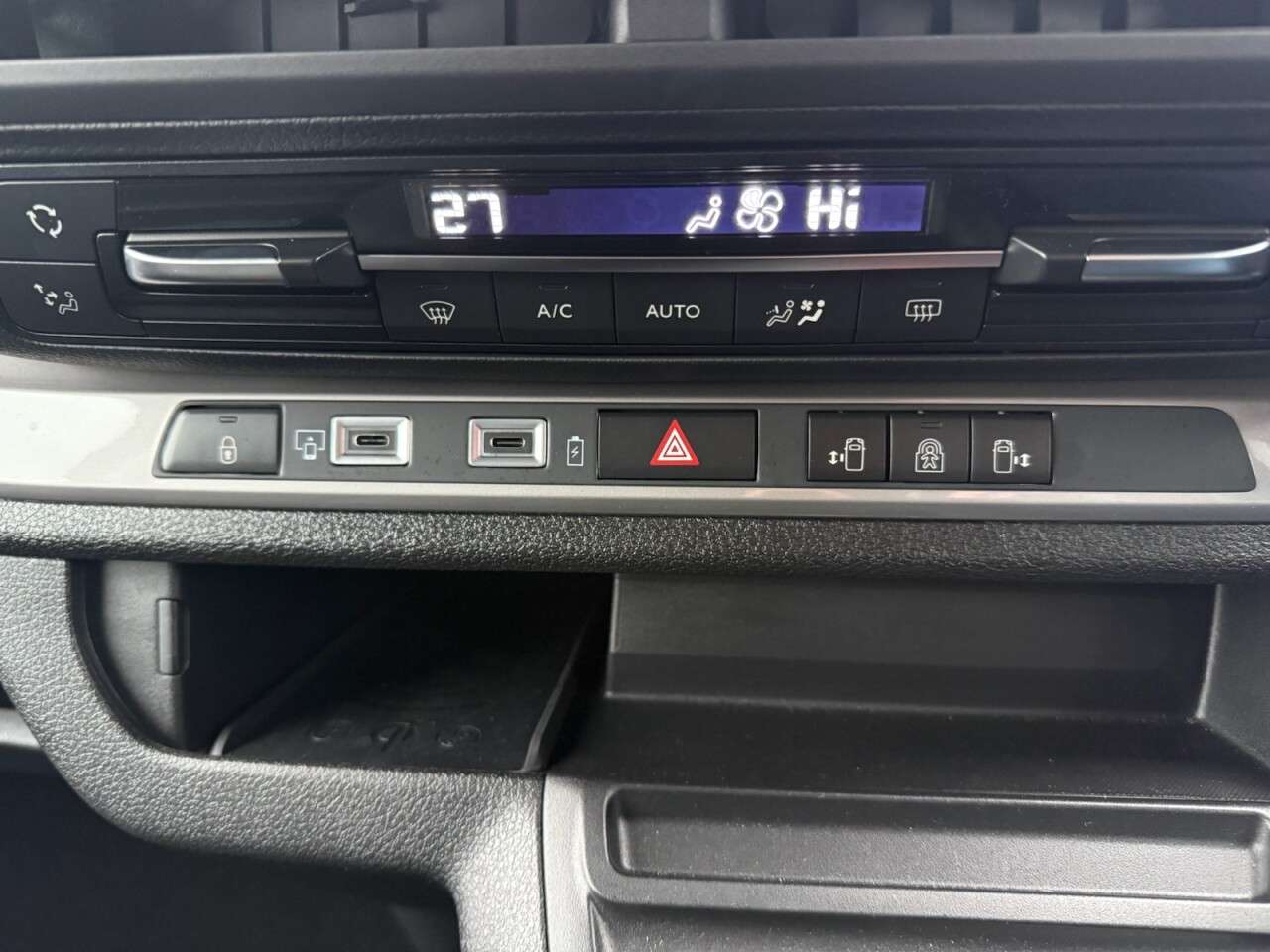 2024 PEUGEOT E- TRAVELLER 2024 PEUGEOT E- TRAVELLER