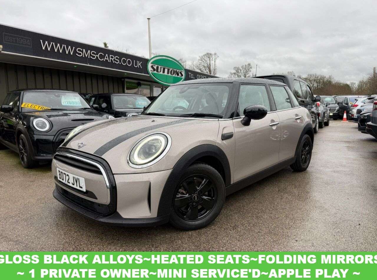 A 2022 MINI HATCH 1.5 Cooper Classic Hatchback 5dr Petrol Steptronic Euro 6 (s/s) (136 ps) HE A 2022 MINI HATCH 1.5 Cooper Classic Hatchback 5dr Petrol Steptronic Euro 6 (s/s) (136 ps) HE