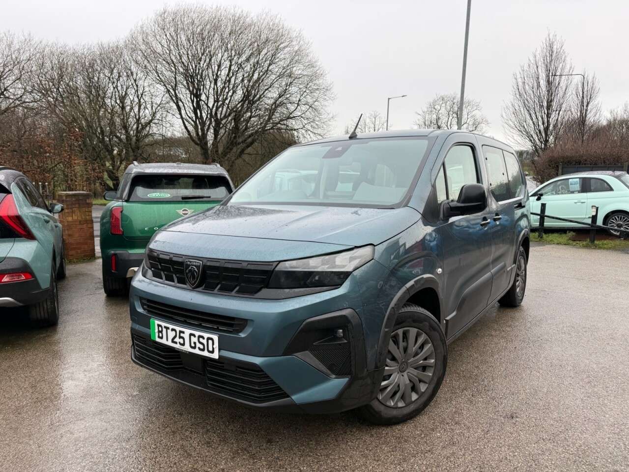 A 2025 PEUGEOT E-RIFTER 52kWh Allure Long MPV 5dr Electric Auto (7.4kW Charger) (136 ps) 7 SEATER L A 2025 PEUGEOT E-RIFTER 52kWh Allure Long MPV 5dr Electric Auto (7.4kW Charger) (136 ps) 7 SEATER L