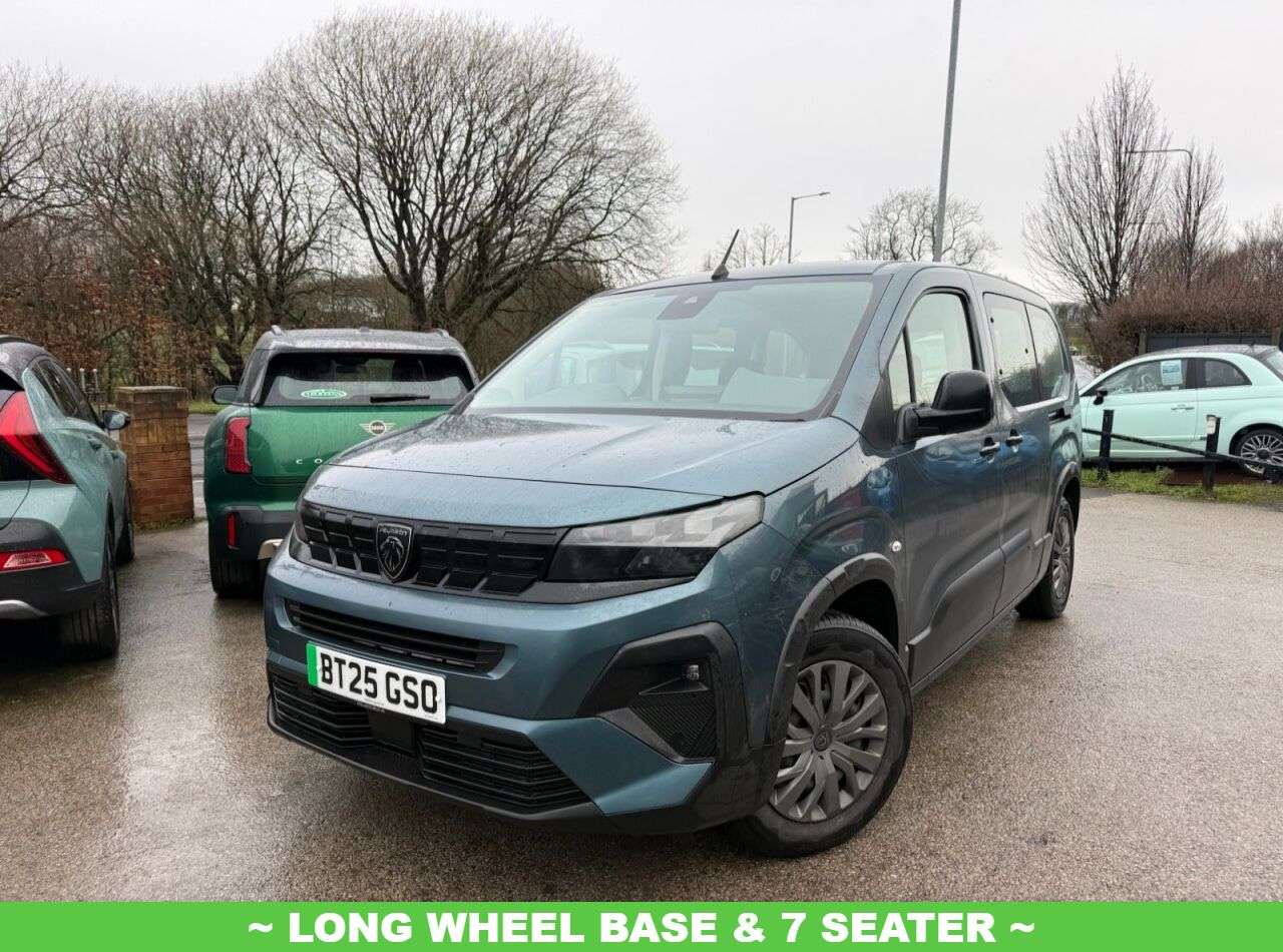 A 2025 PEUGEOT E-RIFTER 52kWh Allure Long MPV 5dr Electric Auto (7.4kW Charger) (136 ps) 7 SEATER L A 2025 PEUGEOT E-RIFTER 52kWh Allure Long MPV 5dr Electric Auto (7.4kW Charger) (136 ps) 7 SEATER L
