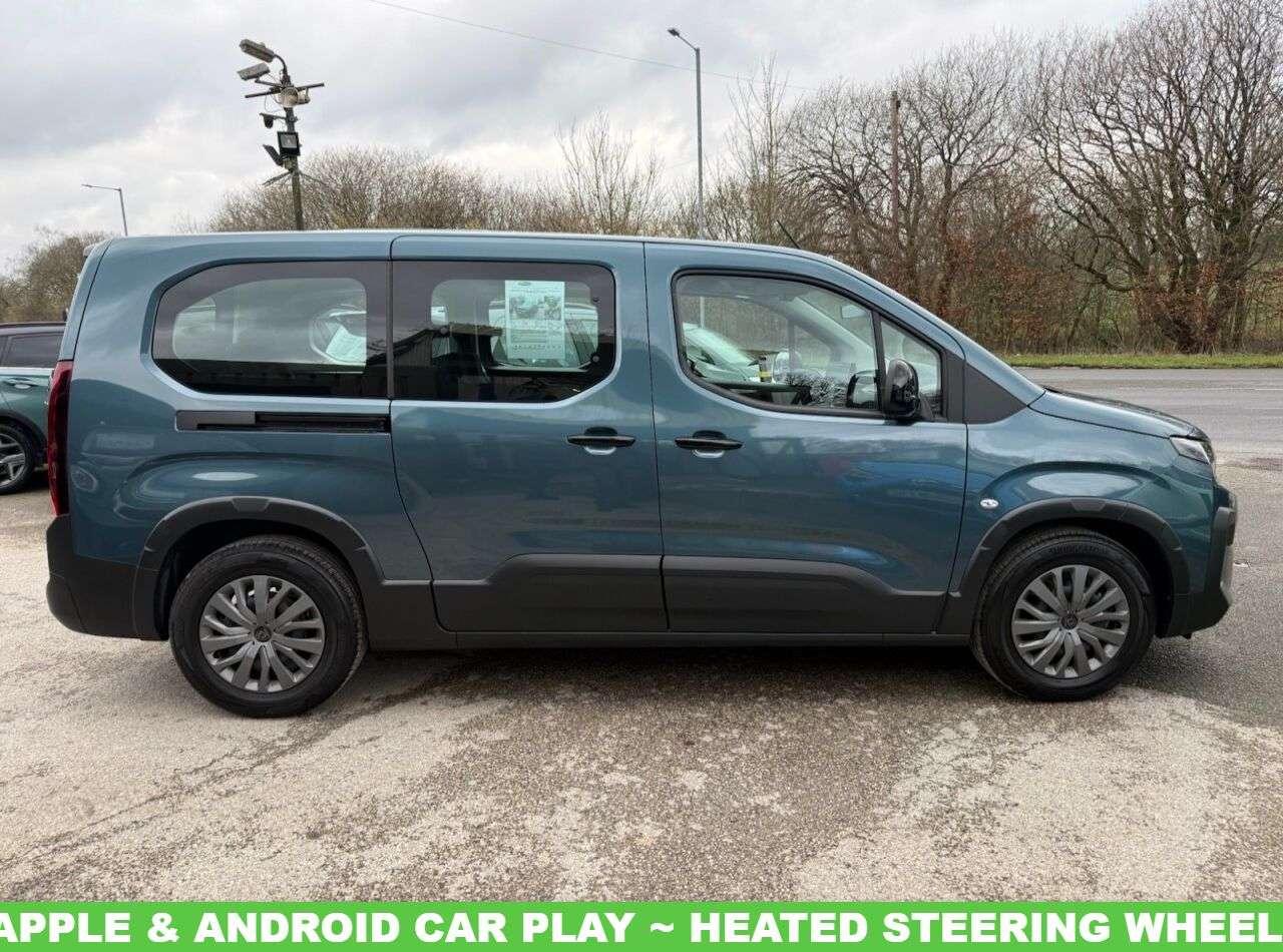 A 2025 PEUGEOT E-RIFTER 52kWh Allure Long MPV 5dr Electric Auto (7.4kW Charger) (136 ps) 7 SEATER L A 2025 PEUGEOT E-RIFTER 52kWh Allure Long MPV 5dr Electric Auto (7.4kW Charger) (136 ps) 7 SEATER L