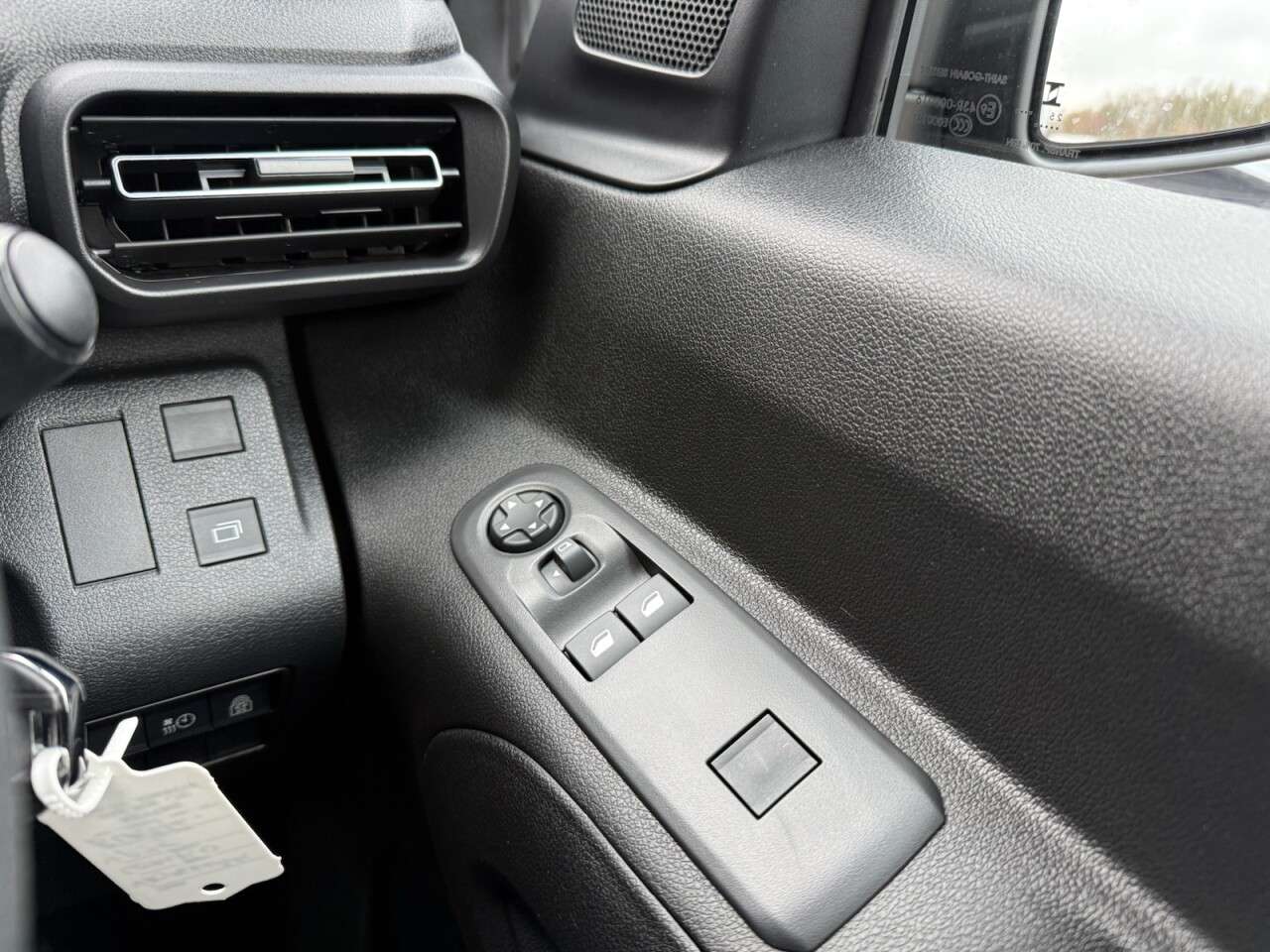 2025 VAUXHALL COMBO LIFE ELECTRIC 2025 VAUXHALL COMBO LIFE ELECTRIC