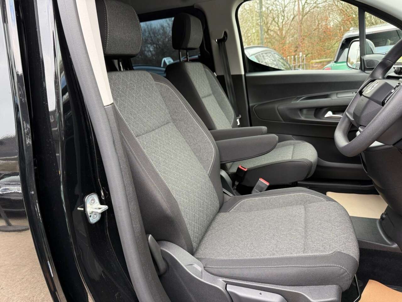 2025 VAUXHALL COMBO LIFE ELECTRIC 2025 VAUXHALL COMBO LIFE ELECTRIC