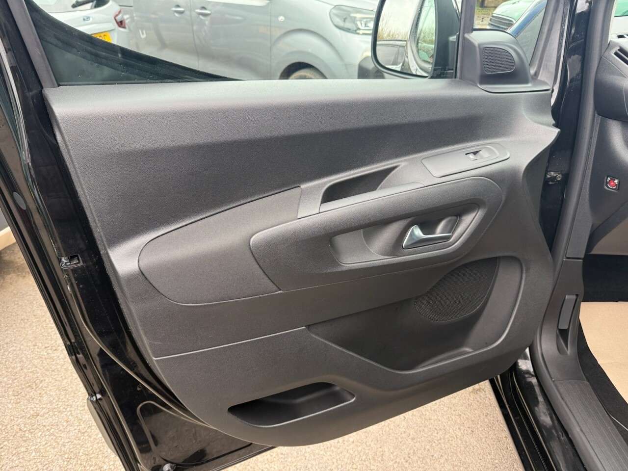 2025 VAUXHALL COMBO LIFE ELECTRIC 2025 VAUXHALL COMBO LIFE ELECTRIC